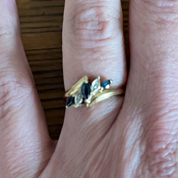 Vintage yellow gold sapphire and diamond ring, size 7 - Picture 1 of 5